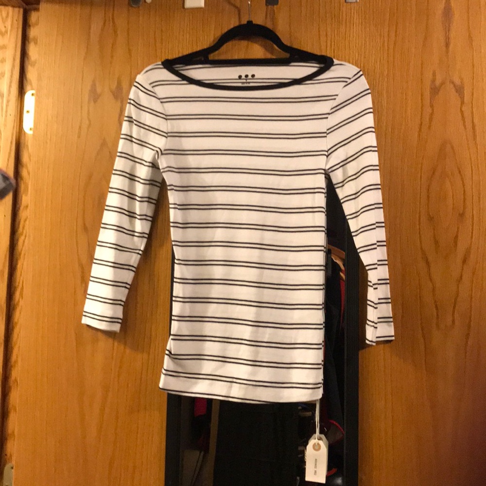 Three dot striped top. NWT